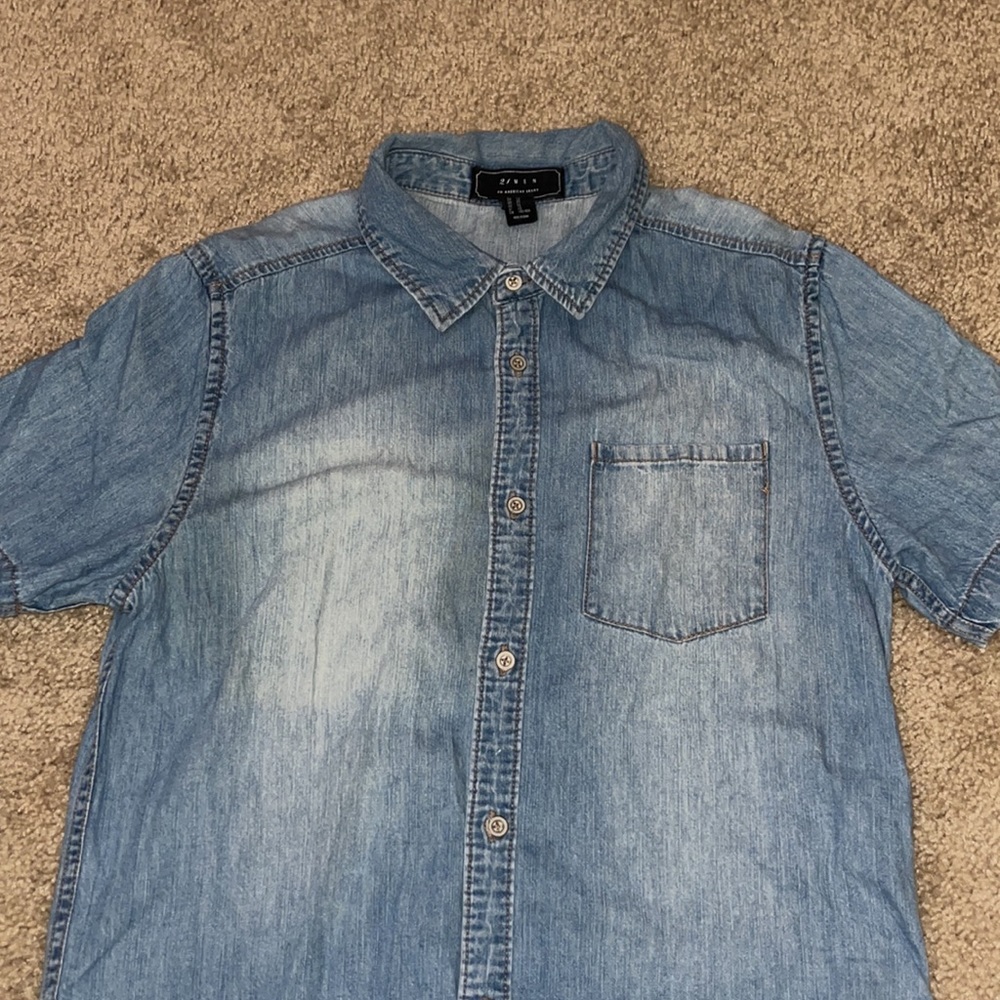 Men’s Denim button down. - Picture 2 of 2